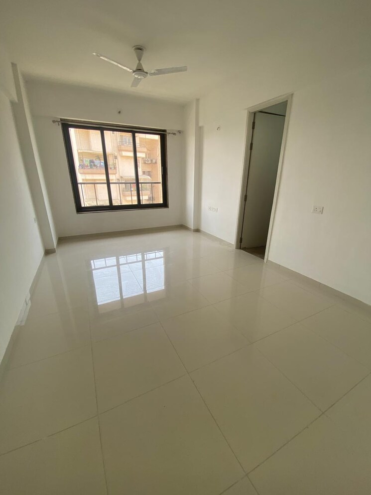 Room, satellite 3 Bedroom 2320 Sq.Ft. Apartment In Satellite Ahmedabad 8843240
