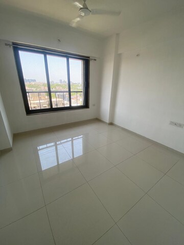 Room in 3 BHK Apartment at Satellite – for Rent