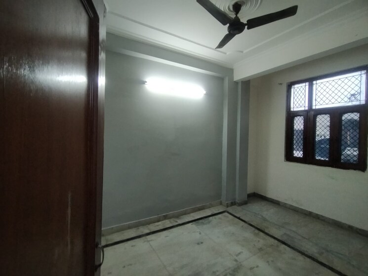 Room, sector 48 2 Bedroom 112 Sq.Yd. Builder Floor In Sector 48 Noida 8843212