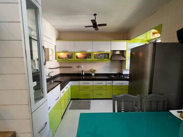 Team Area in 1 BHK Builder Floor at Runwal Pinnacle, Mulund West – for Sale