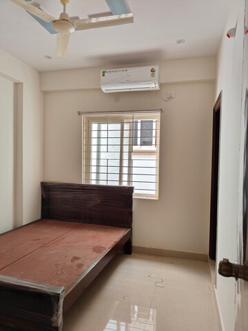 Room in 1 BHK Apartment at Kondapur – for Rent