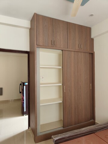 Furnished Amenities in 1 BHK Apartment at Kondapur – for Rent