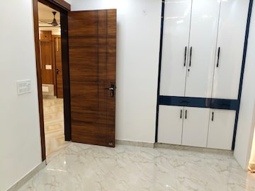 Room in 3 BHK Builder Floor at Raj Nagar – for Rent