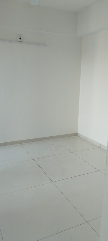 Room in 3 BHK Penthouse at Vaishnodevi Circle – for Rent