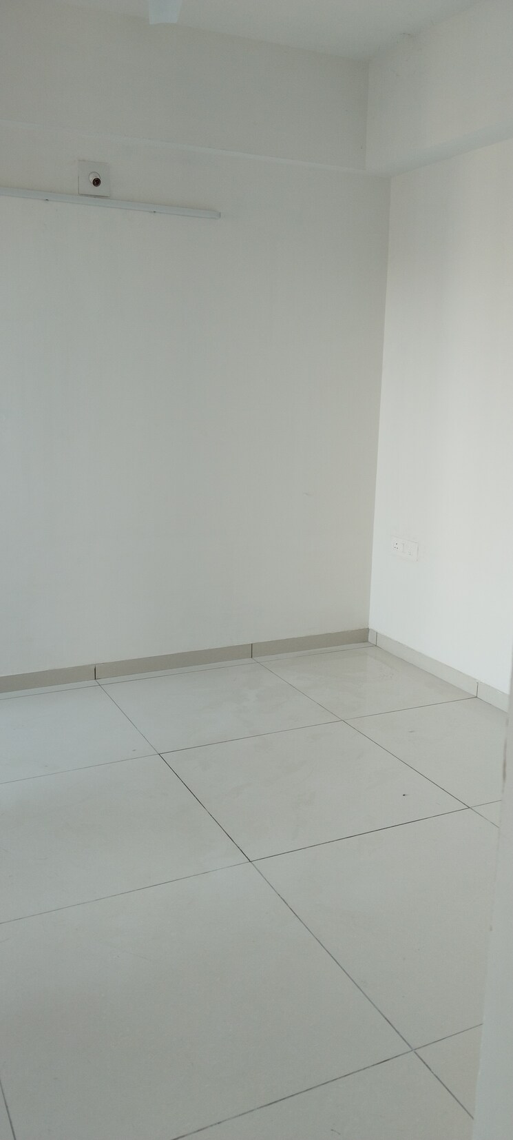 Room, vaishnodevi circle 3 Bedroom 1700 Sq.Ft. Penthouse In Vaishnodevi Circle Ahmedabad 8843389