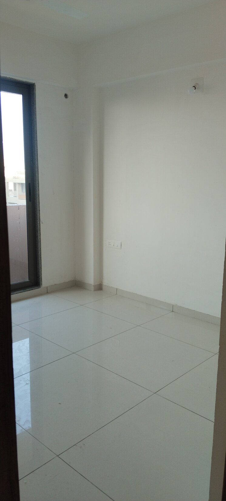 Bedroom, vaishnodevi circle 3 Bedroom 1700 Sq.Ft. Penthouse In Vaishnodevi Circle Ahmedabad 8843389
