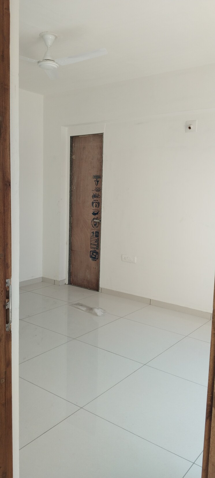 Room, vaishnodevi circle 3 Bedroom 1700 Sq.Ft. Penthouse In Vaishnodevi Circle Ahmedabad 8843389