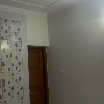 Room in 3 BHK Builder Floor at The Nest Noida, Sector 31 – for Rent