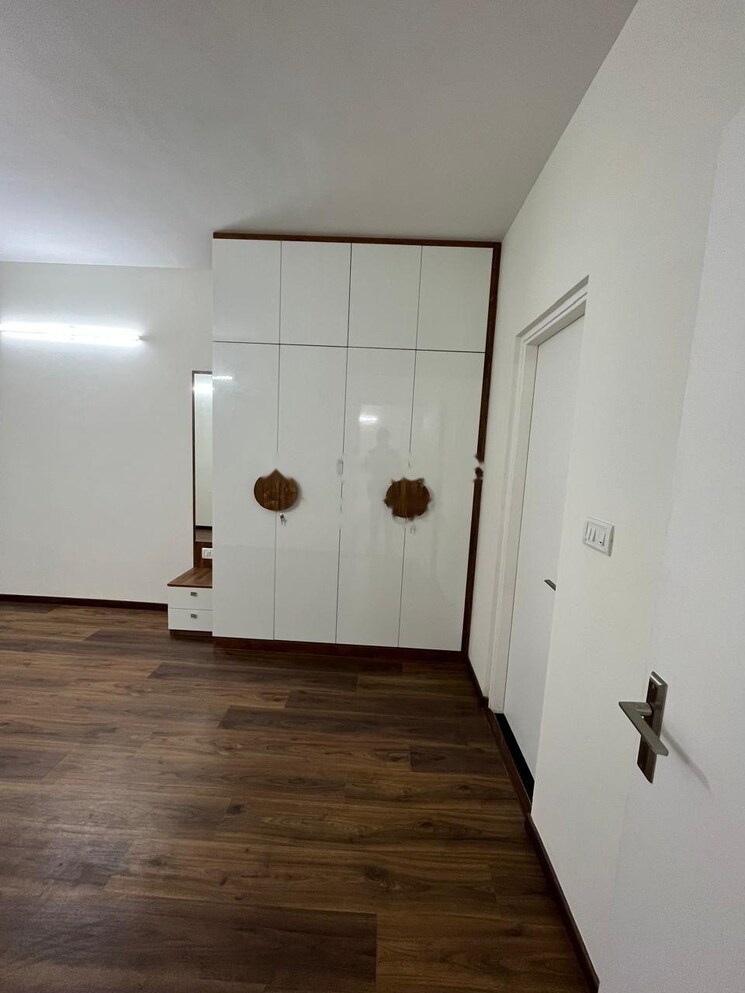 Room, godrej-aqua 3 Bedroom 1900 Sq.Ft. Apartment In International Airport Road Bangalore 8843374