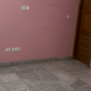 Room in 3 BHK Builder Floor at The Nest Noida, Sector 31 – for Rent