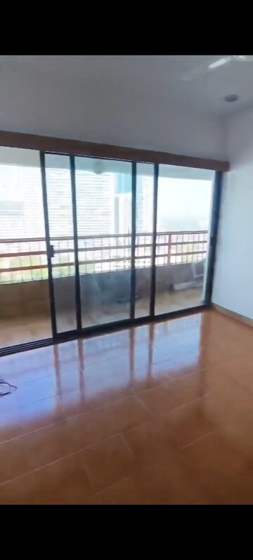 Room in 2 BHK Apartment at Tata Falcons Crest, Parel – for Rent