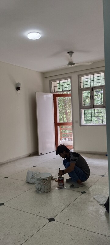 Room in 3 BHK Independent House at Unitech South City II, Sector 50 – for Rent