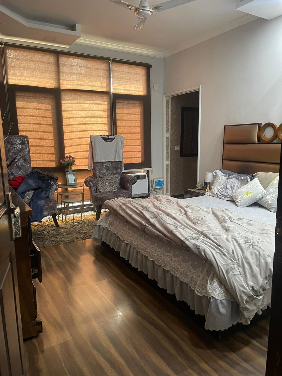 3 BHK + Pooja Room,Servant Room Builder Floor For Sale in DLF Phase II