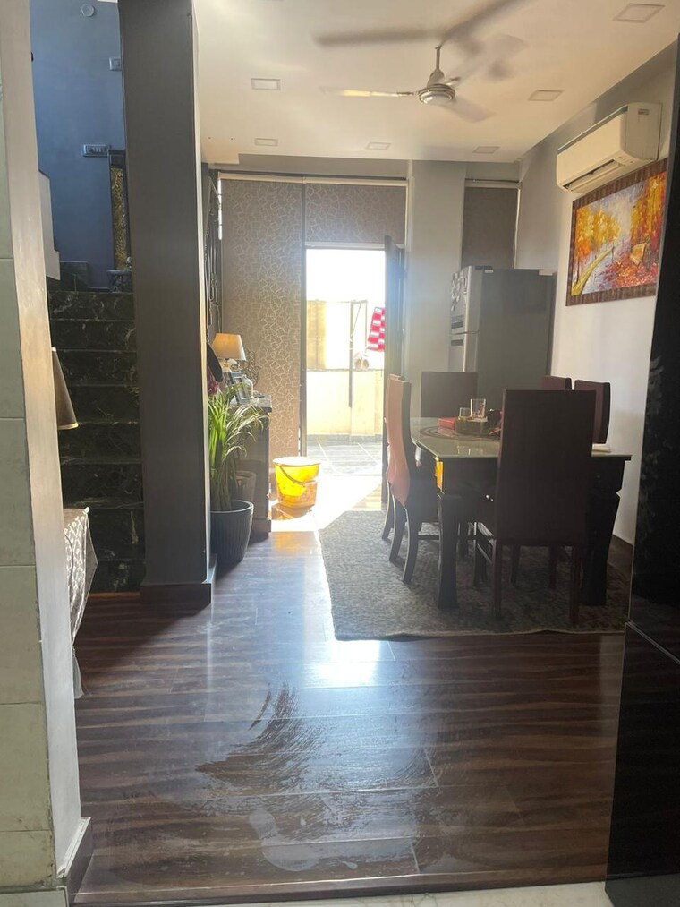 Living Room, dlf phase ii 3 Bedroom 300 Sq.Yd. Builder Floor In Dlf Phase ii Gurgaon 8843522