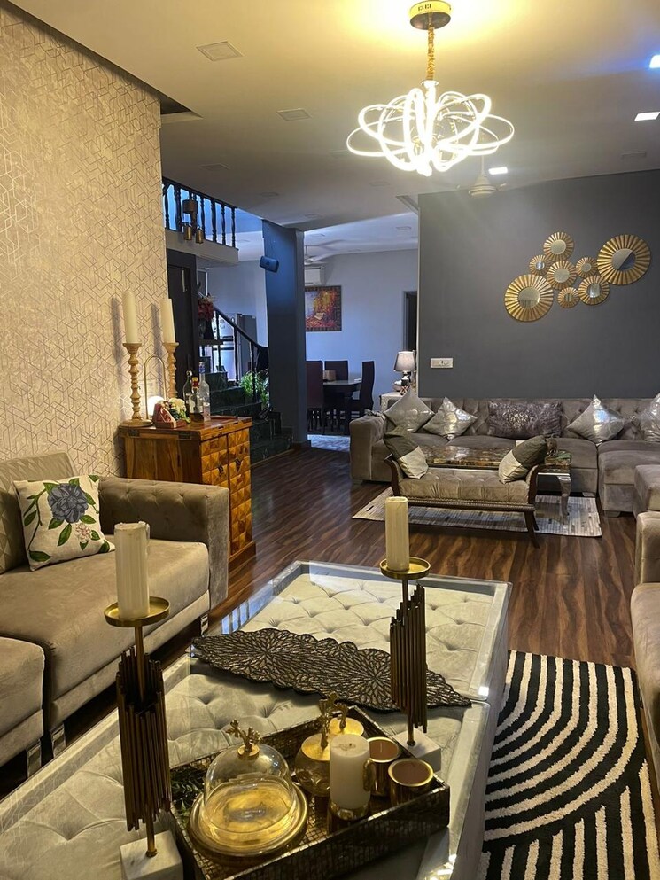 Living Room, dlf phase ii 3 Bedroom 300 Sq.Yd. Builder Floor In Dlf Phase ii Gurgaon 8843522