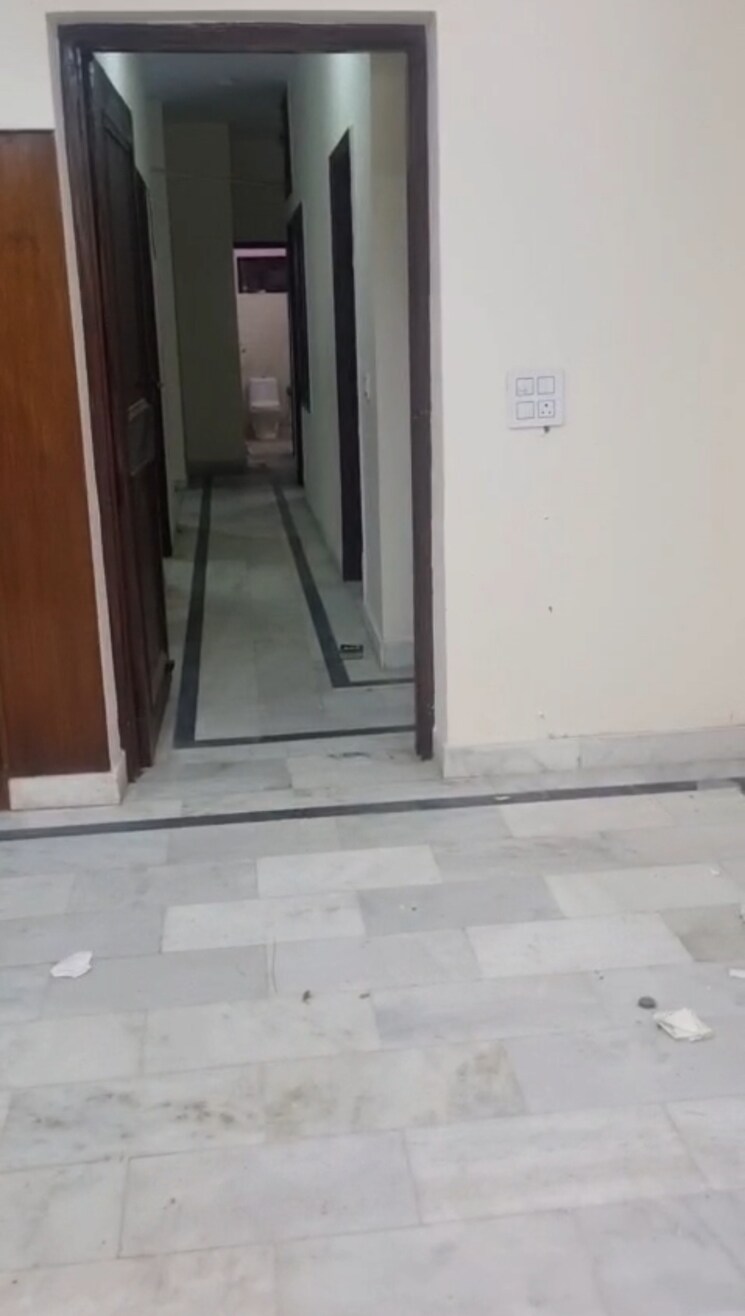 Room, shivalik colony 2 Bedroom 1000 Sq.Ft. Builder Floor In Shivalik Colony Delhi 8843573