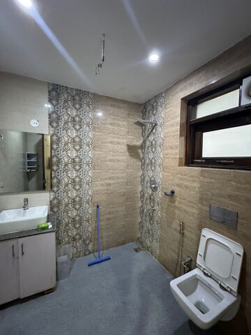Bathroom in 4 BHK Builder Floor at Sushant Lok 3, Sector 57 – for Rent