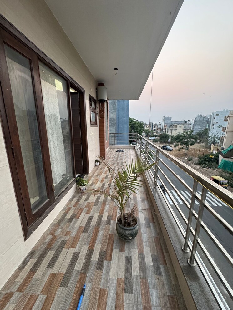 Balcony, sushant-lok-3 4 Bedroom 2350 Sq.Ft. Builder Floor In Sector 57 Gurgaon 8843534