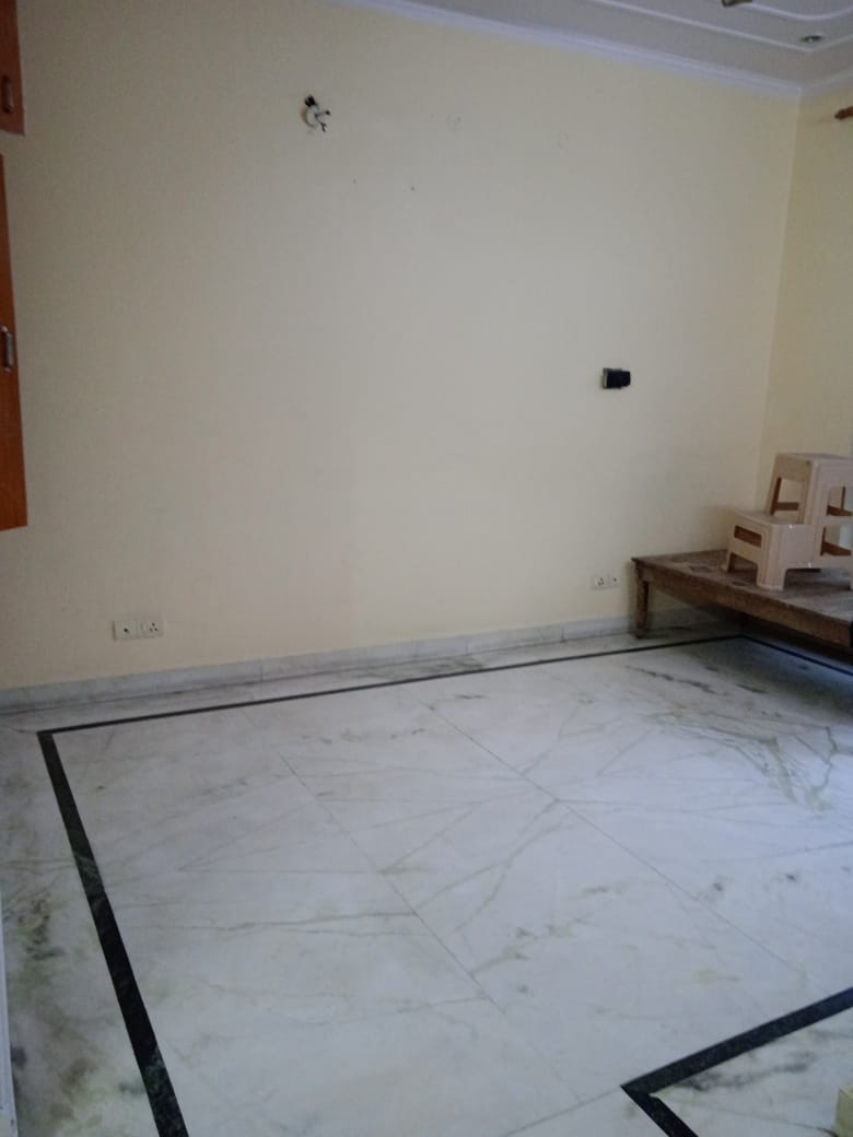 2 BHK + Extra Room Independent House For Rent in RWA Apartments Sector 47