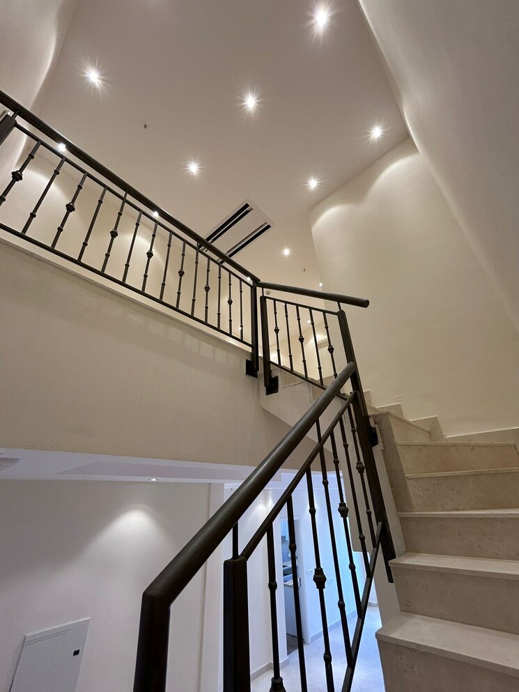 Balcony, indiabulls-sky-forest 3 Bedroom 2973 Sq.Ft. Apartment In Lower Parel Mumbai 8843602