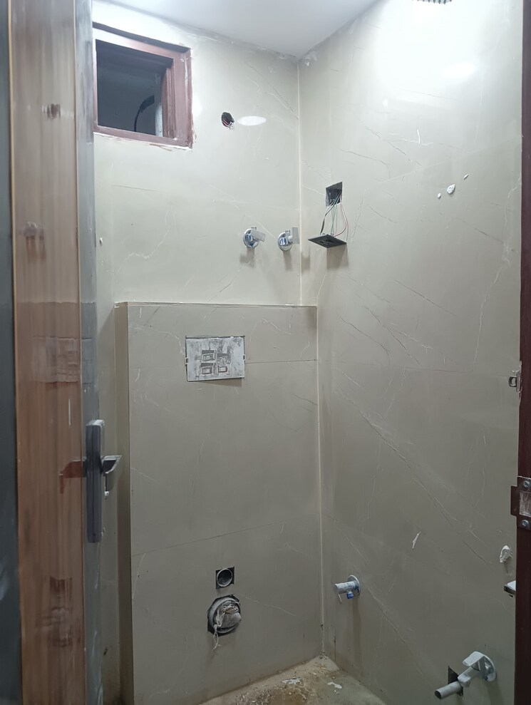Bathroom, govindpuri 2 Bedroom 600 Sq.Ft. Builder Floor In Govindpuri Delhi 8843637