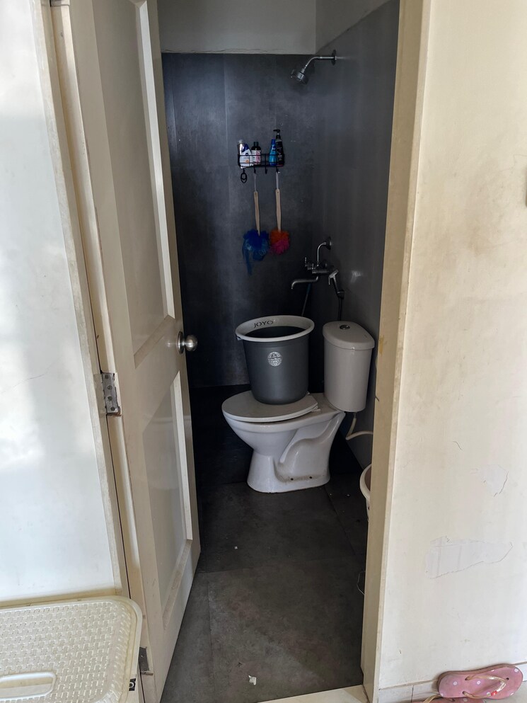 Bathroom, vijay-orovia 1 Bedroom 444 Sq.Ft. Apartment In Ghodbunder Road Thane 8843650