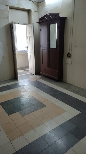 Living Room in 1 BHK Apartment at Matunga East – for Rent