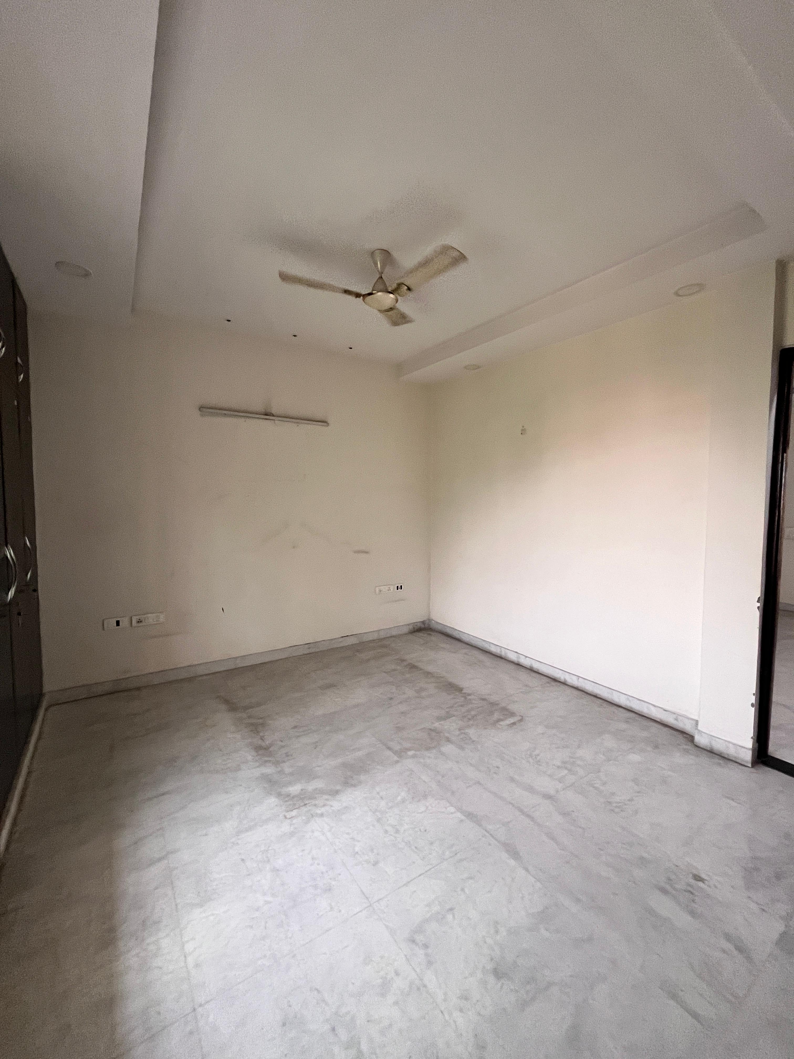 3 BHK Independent House For Rent in RWA Apartments Sector 39