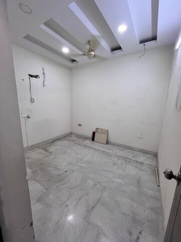 Room in 3 BHK Independent House at RWA Apartments Sector 39, Sector 39 – for Rent