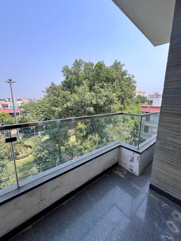 Balcony in 3 BHK Independent House at RWA Apartments Sector 39, Sector 39 – for Rent