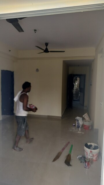 Furnished Amenities in 2.5 BHK Apartment at Gardenia Gateway, Sector 75 – for Rent
