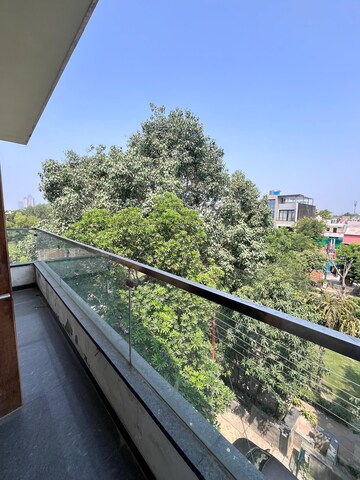 Balcony in 3 BHK Independent House at RWA Apartments Sector 39, Sector 39 – for Rent