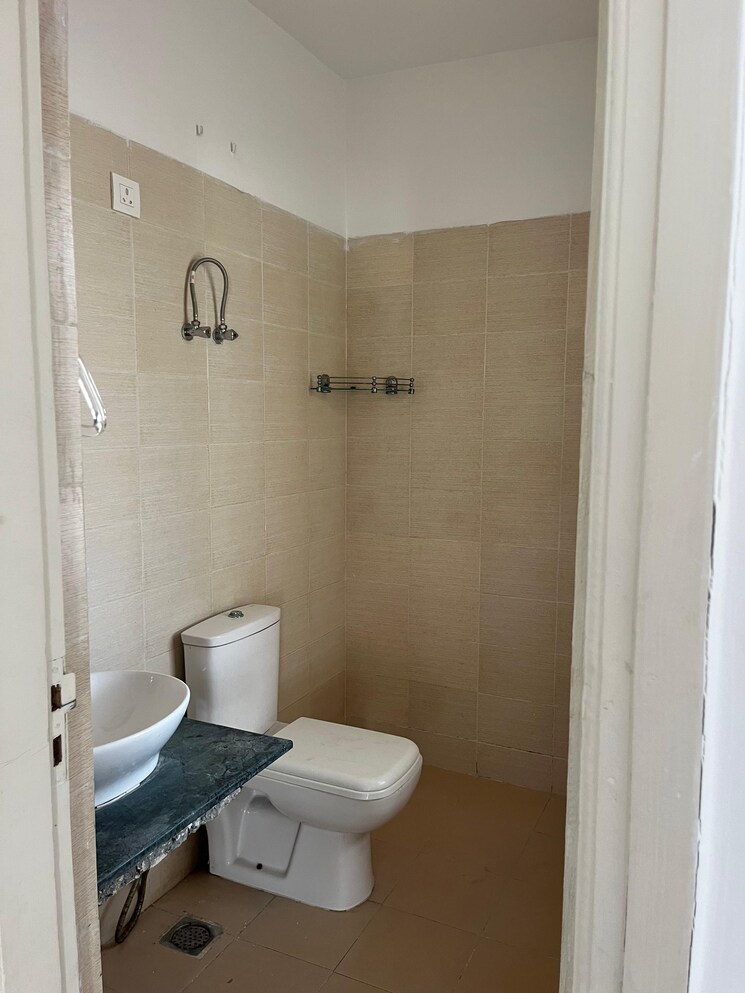 Bathroom, bptp-park-81 3 Bedroom 300 Sq.Yd. Builder Floor In Sector 81 Faridabad 8843718