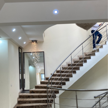 Staircase in 6 BHK Independent House at RWA Apartments Sector 50, Sector 50 – for Rent
