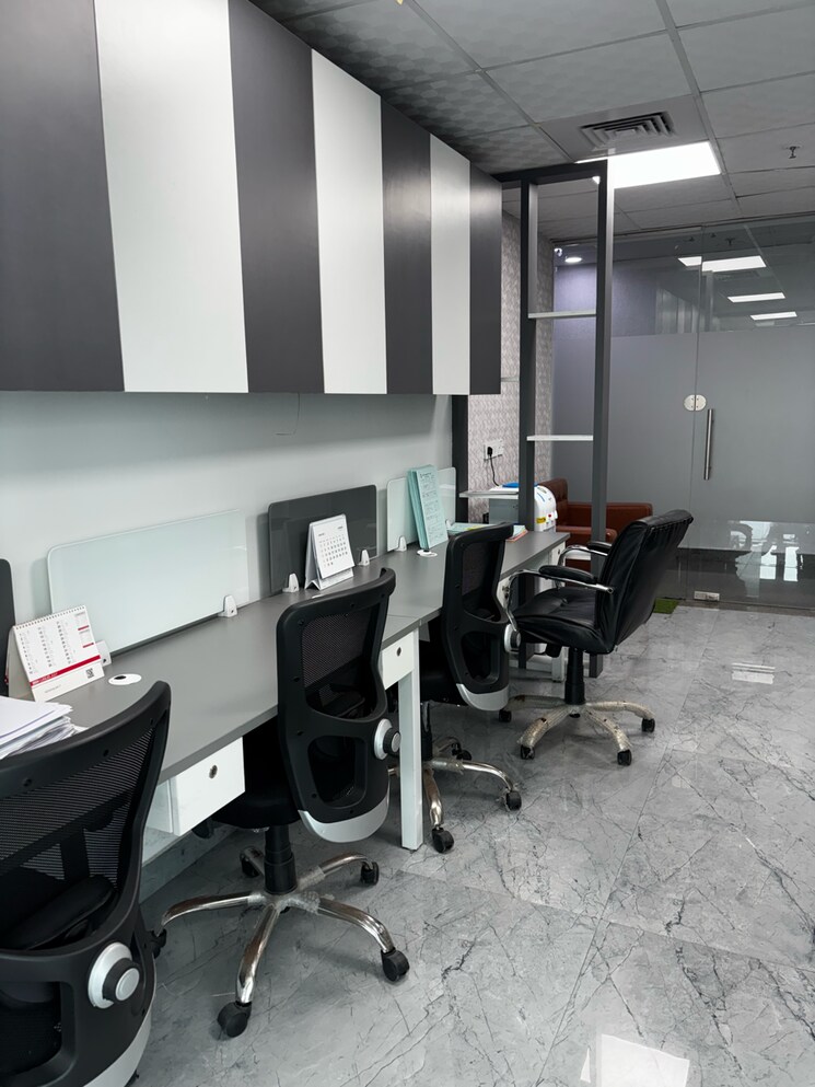 Team Area, the-iconic-corenthum Commercial Office Space 500 Sq.Ft. In Wazidpur Noida 8844019