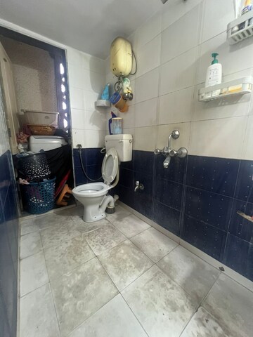 Team Area in 2 BHK Apartment at Parsik Nagar – for Sale