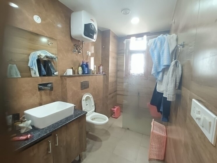 Bathroom, palam vihar 3 Bedroom 2779 Sq.Ft. Builder Floor In Palam Vihar Gurgaon 8843864