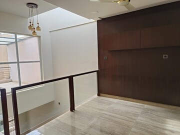 Room in 3 BHK Villa at Unishire Esplanade, Thanisandra Main Road – for Rent