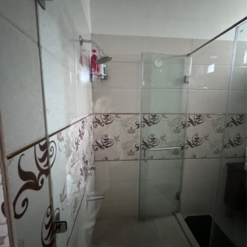 Bathroom in 3 BHK Builder Floor at DLF Oakwood Estate, Sector 25 – for Rent