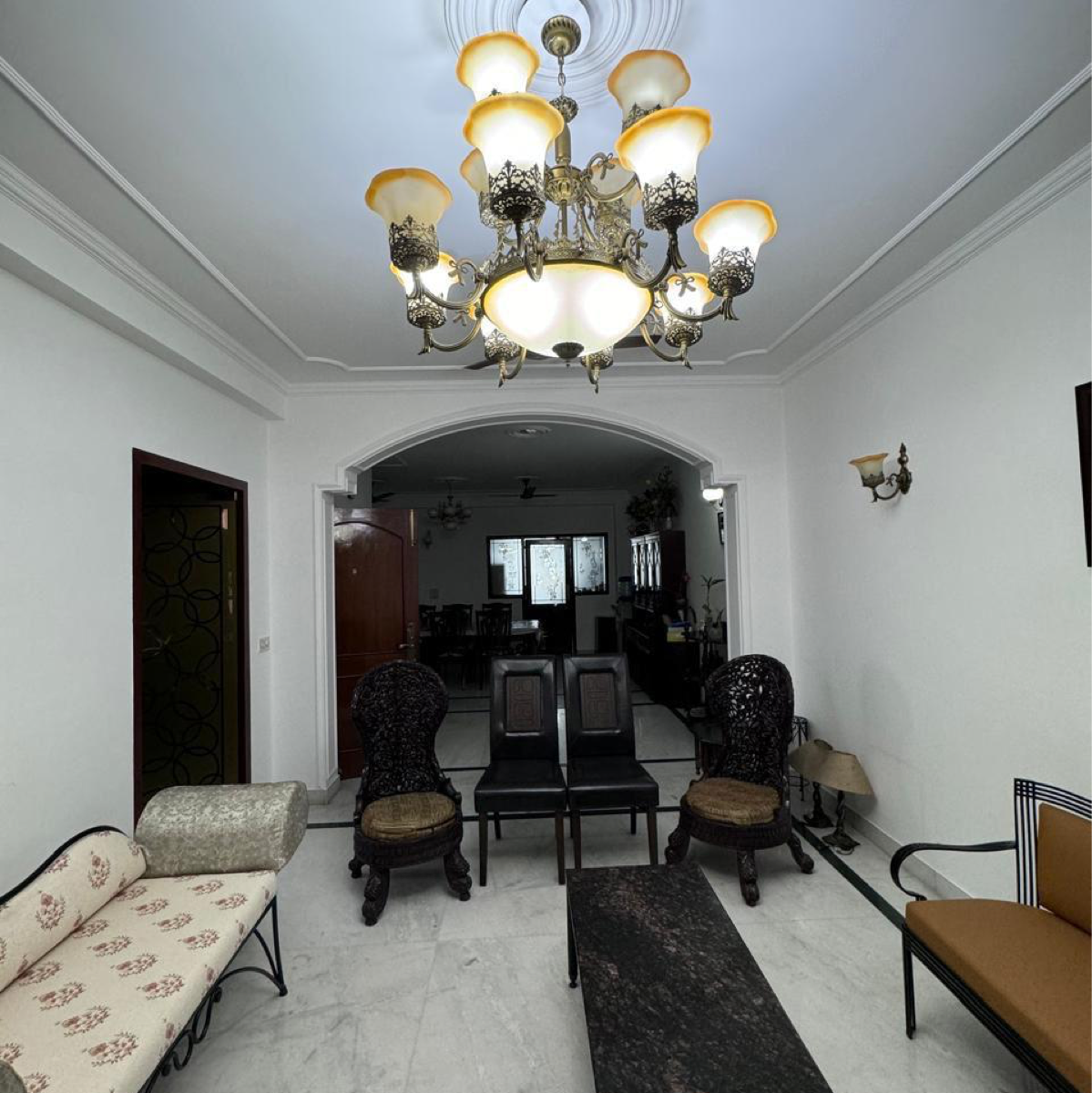 3 BHK + Pooja Room,Study Room 3000 Sq.Ft. Builder Floor in DLF Oakwood Estate