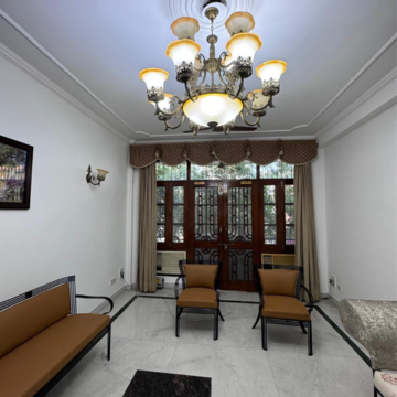 Living Room in 3 BHK Builder Floor at DLF Oakwood Estate, Sector 25 – for Rent