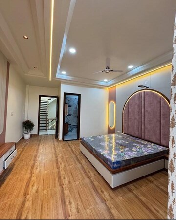 Bedroom in 2 BHK Builder Floor at Sector 28 – for Rent