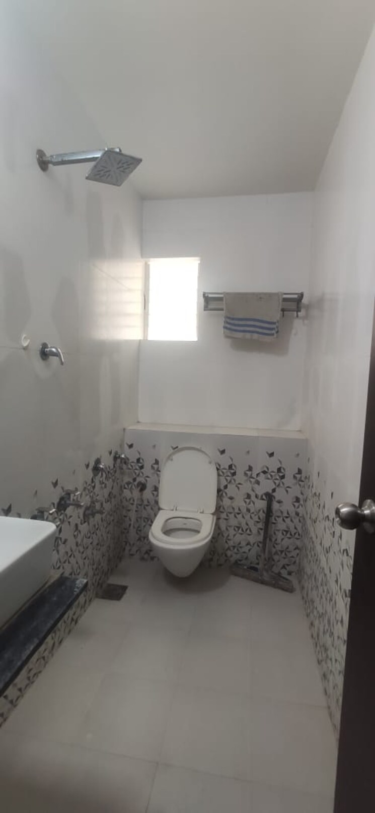 Bathroom, vasna road 3 Bedroom 1600 Sq.Ft. Apartment In Vasna Road Vadodara 8844050