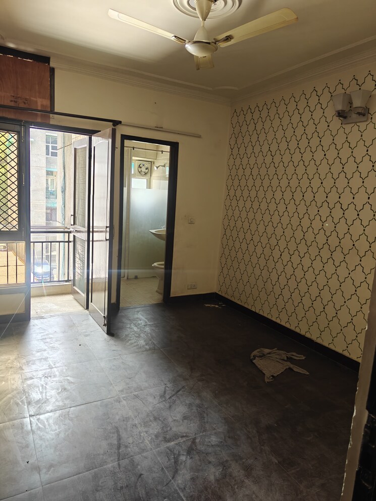 Room, sahvikash-apartment 3 Bedroom 1300 Sq.Ft. Apartment In Ip Extension Delhi 8844031