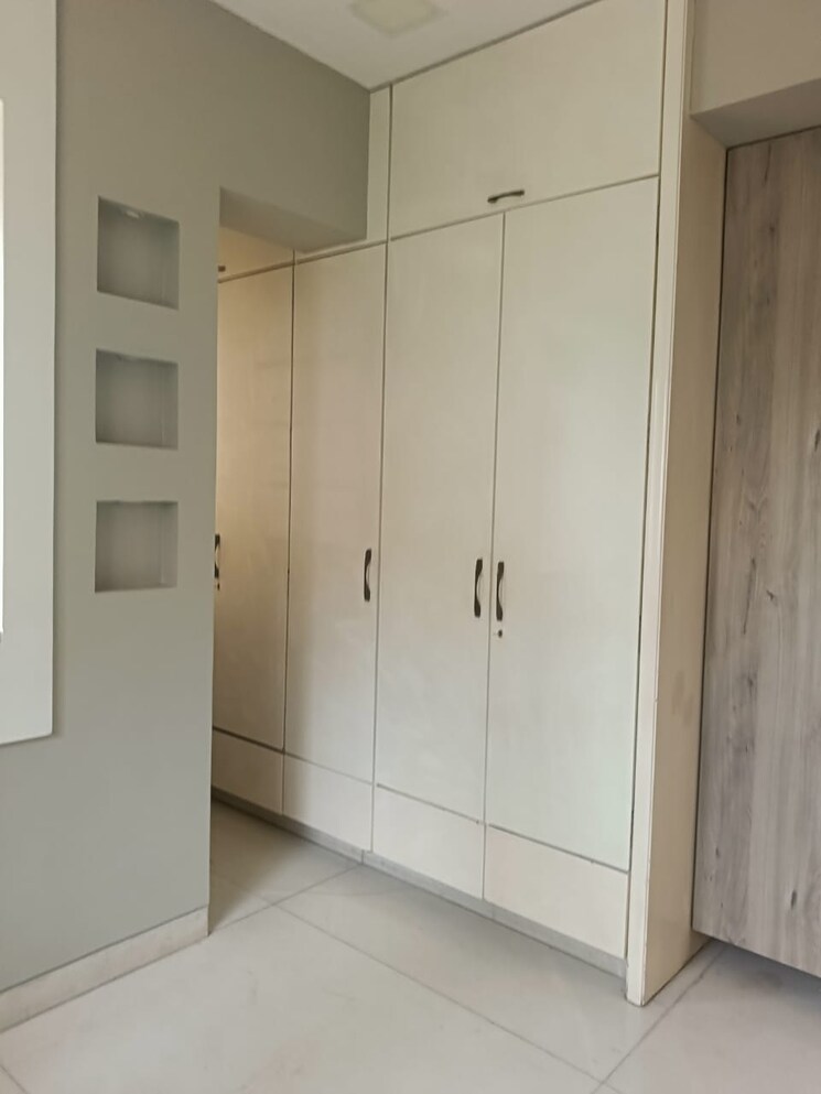 Bathroom, worli naka 2 Bedroom 900 Sq.Ft. Apartment In Worli Naka Mumbai 8844073