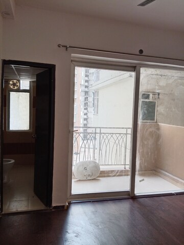 Room in 2 BHK Apartment at Mahagun Mywoods, Sector 16c Greater Noida – for Rent