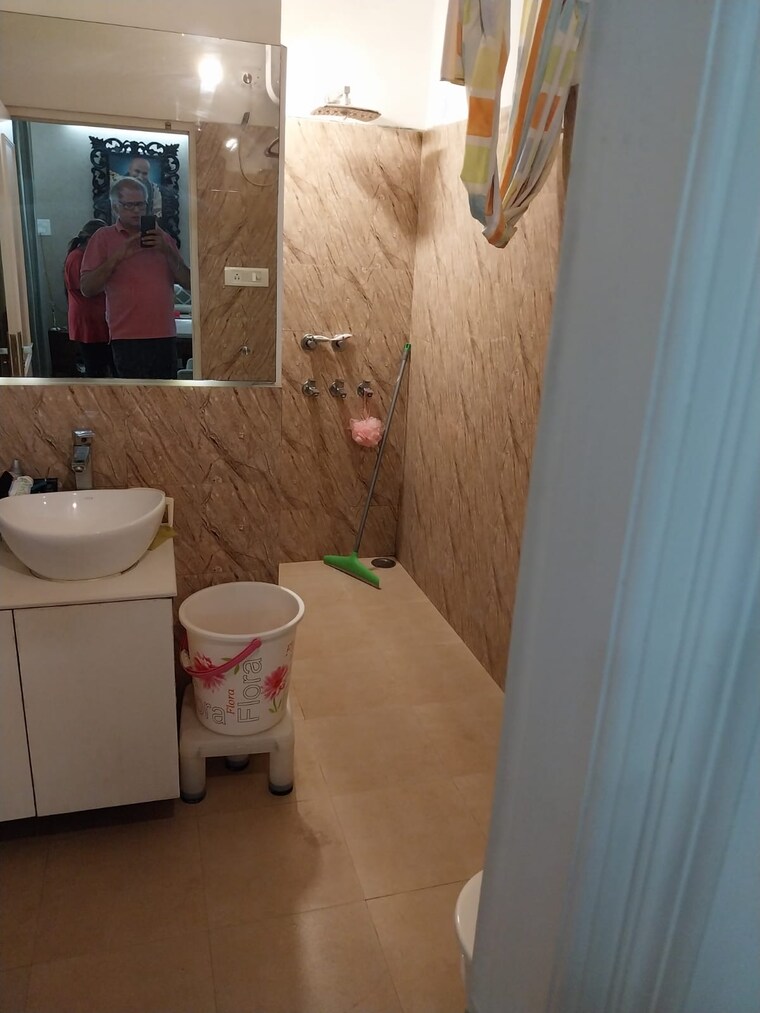 Bathroom, palam-vihar-residents-association 6 Bedroom 173 Sq.Yd. Independent House In Palam Vihar Gurgaon 8844138