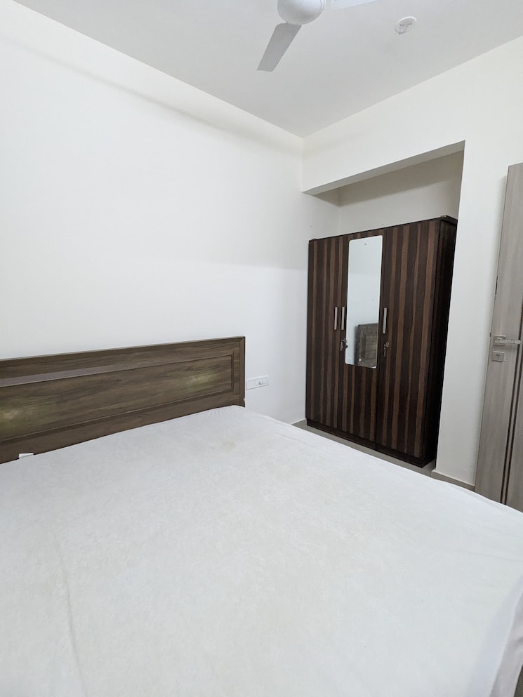 Room, velentine-tower 2 Bedroom 700 Sq.Ft. Apartment In Goregaon East Mumbai 8844251