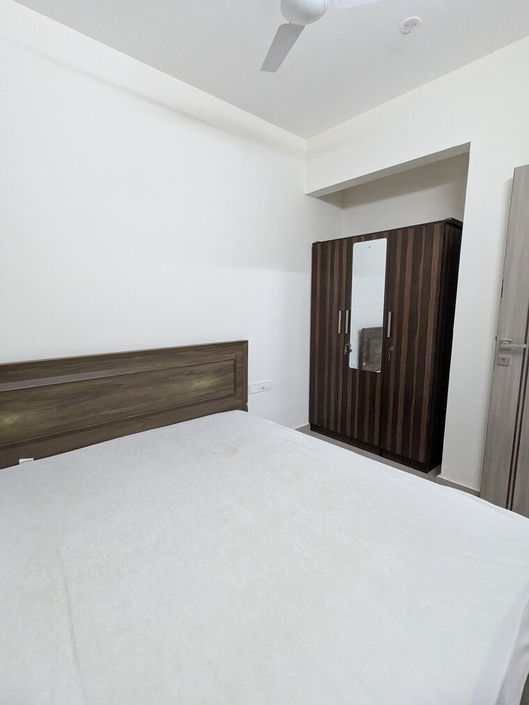 Room, velentine-tower 2 Bedroom 700 Sq.Ft. Apartment In Goregaon East Mumbai 8844251