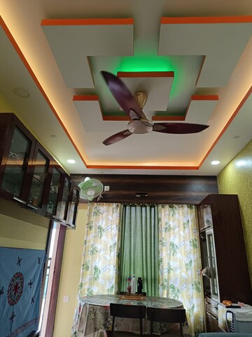 Furnished Amenities in 2 BHK Apartment at Netaji Subhas Chandra Bose Road – for Sale